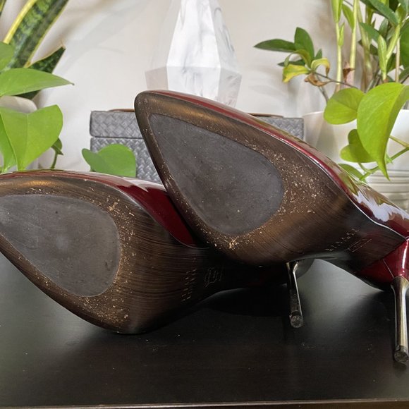 Stuart Weitzman Dagger Pump (Size 9) - Picture 9 of 11